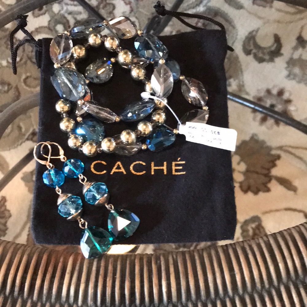 Cache never worn bracelets & earrings to match.